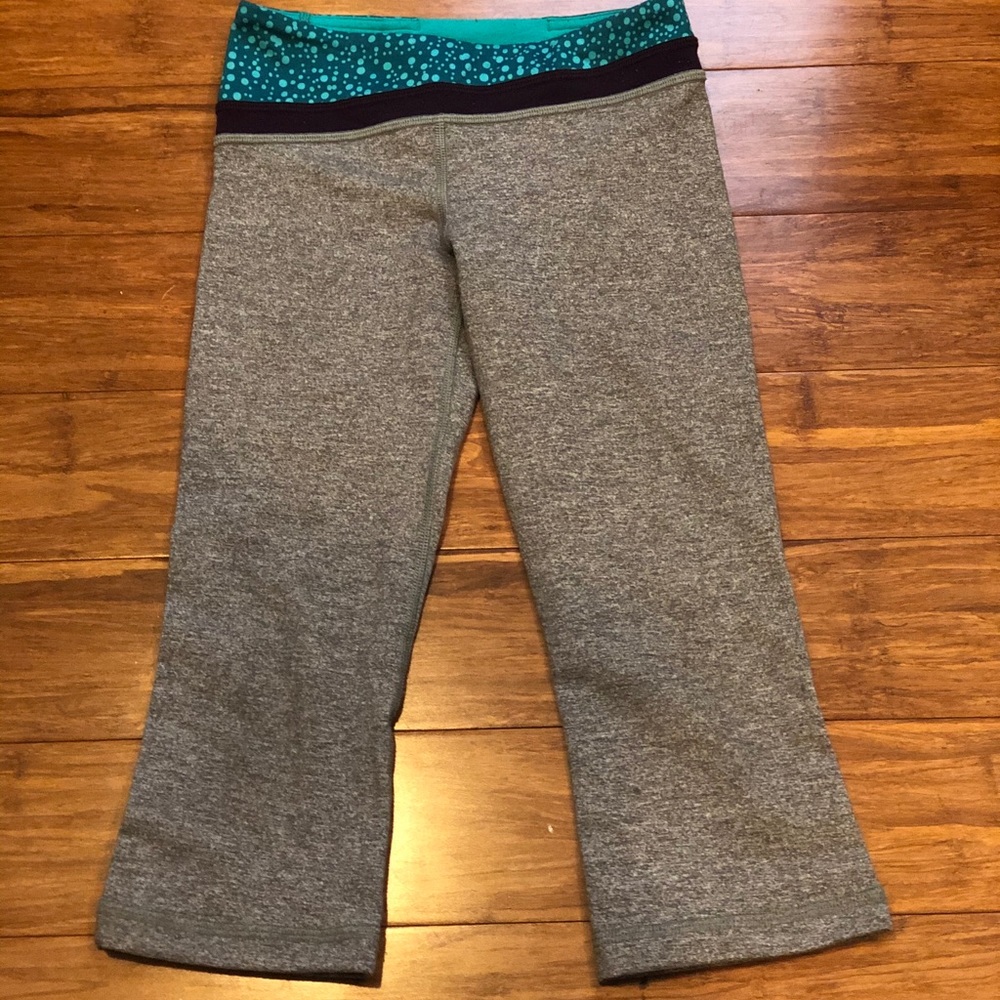 Gray ivivva capris ( reversible to plain gray )